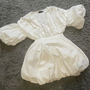 White balloon dress
